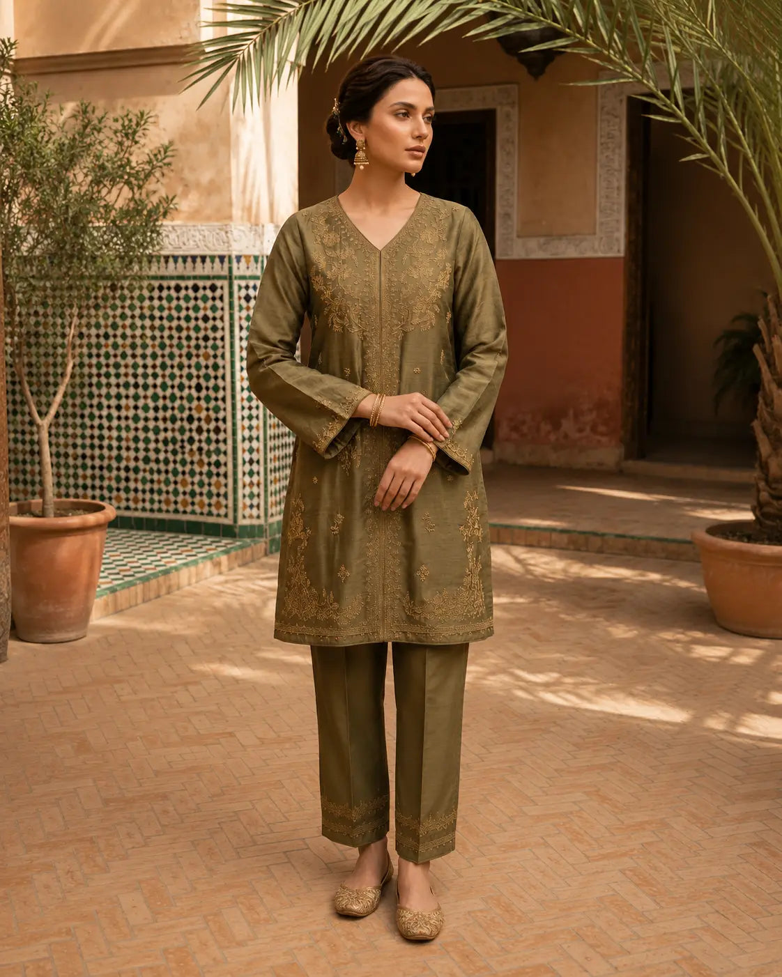 Olive Glamour – Highlights the rich, earthy olive-green tone of the fabric.